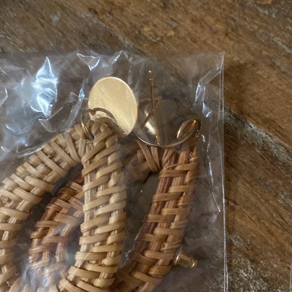 🔥🔥 (3/$20) 
Miami Themed Fun and Flirty Earrings New In Package - Picture 3 of 5